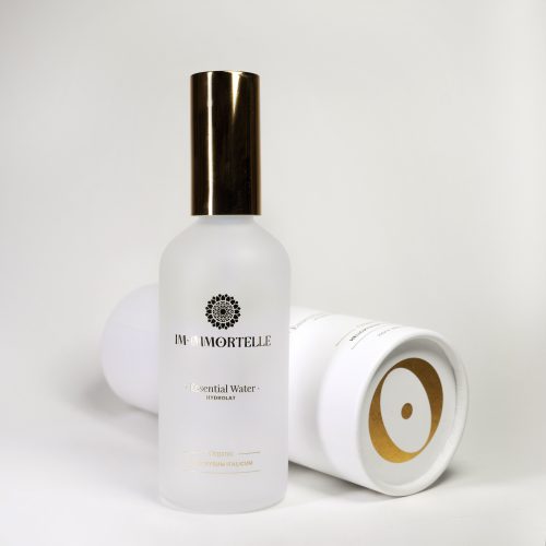 Essential water hydrolat product with description for use on packaging from imimmortelle.com